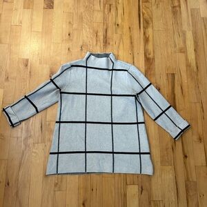 Tahari Mock Neck 3/4 Length Sweater — Size Small, good condition